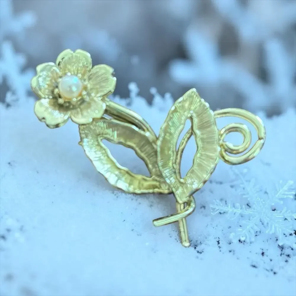 Vintage Gold Tone Flower Brooch Faux Pearl Floral Mid Century Romantic Pin